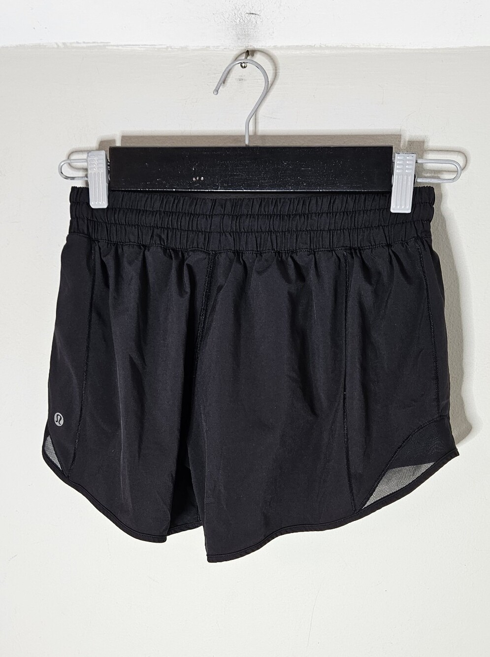 Lululemon Hotty Hot Short II Long 4" Black  Women's 6 - Picture 3 of 6